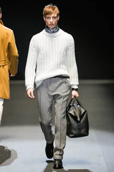 Look 11